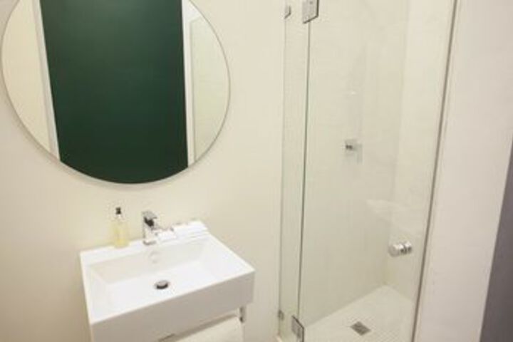 Room 5 of 89