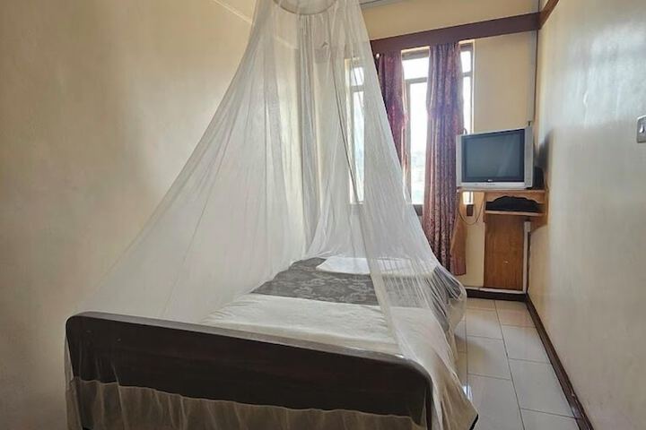 Room 5 of 22