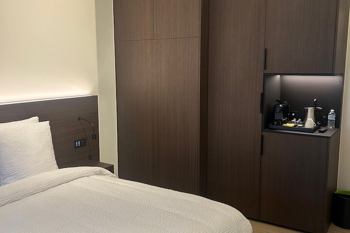 Room 6 of 44