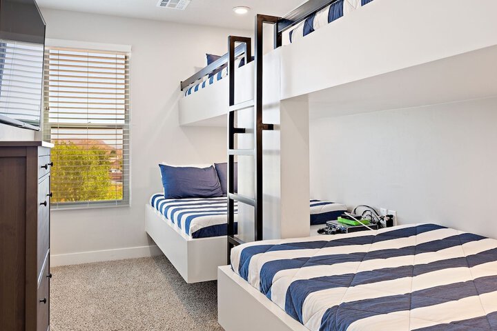 Room 2 of 54
