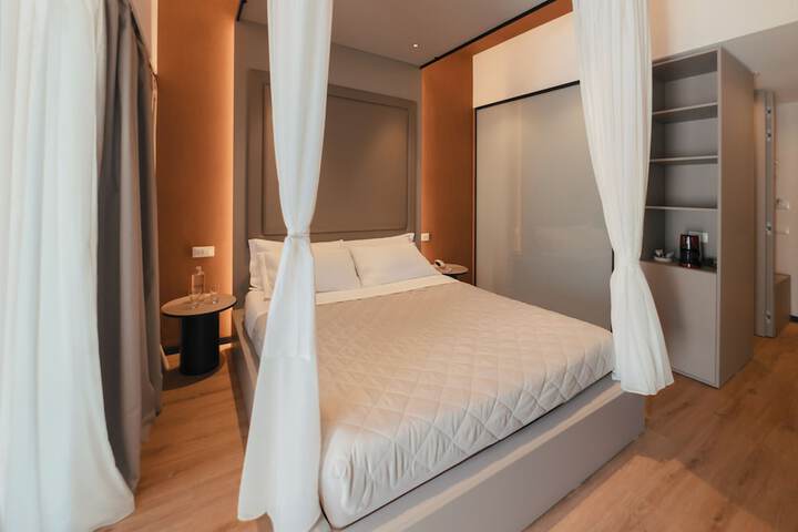 Room 26 of 61