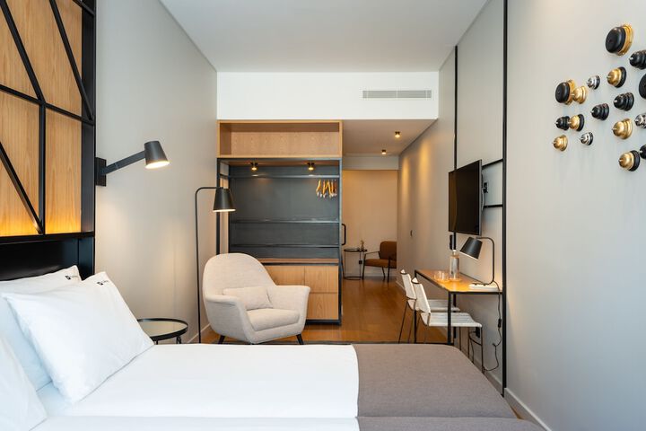 Room 19 of 71