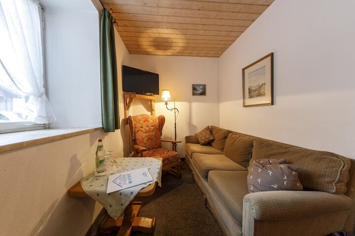 Room 17 of 79