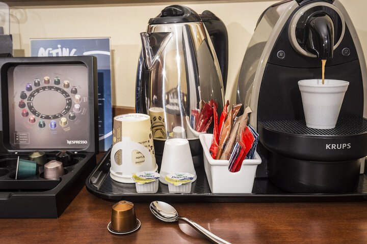 Breakfast/Coffee Service 27 of 87