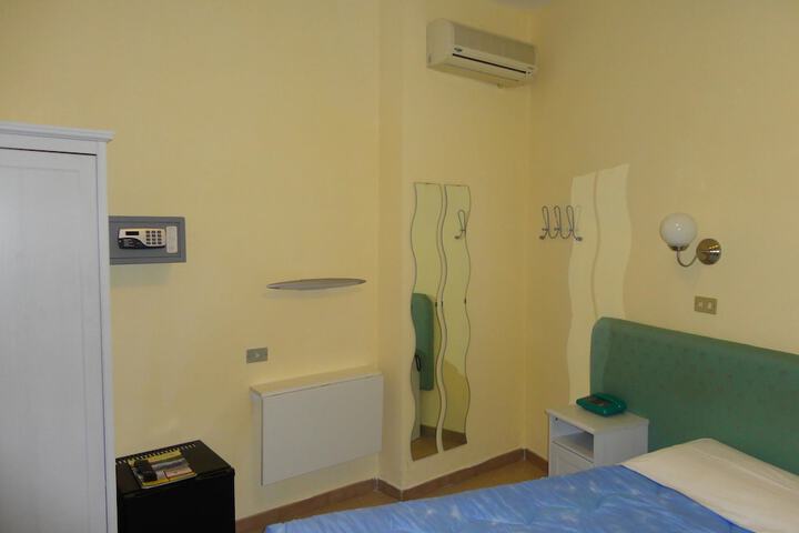 Room 4 of 55