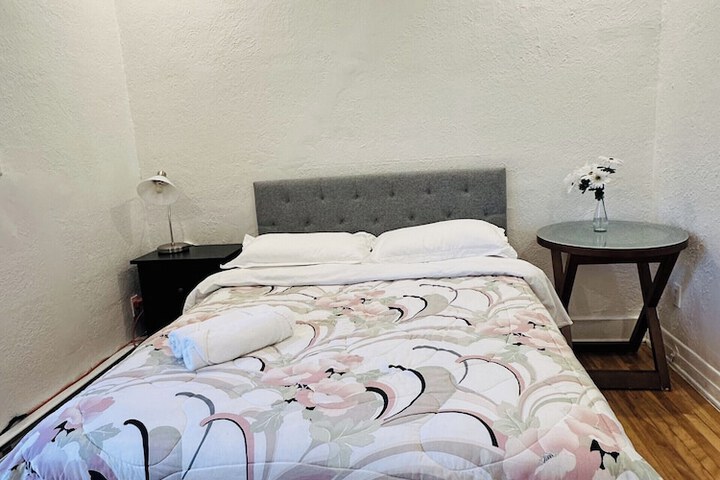 Room 17 of 61