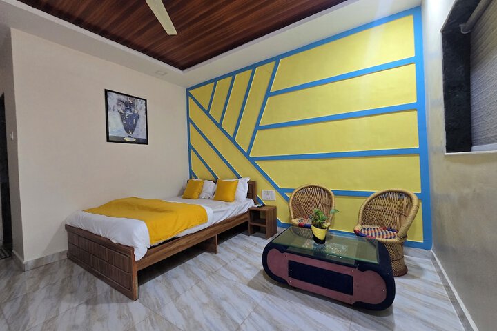 Room 11 of 24