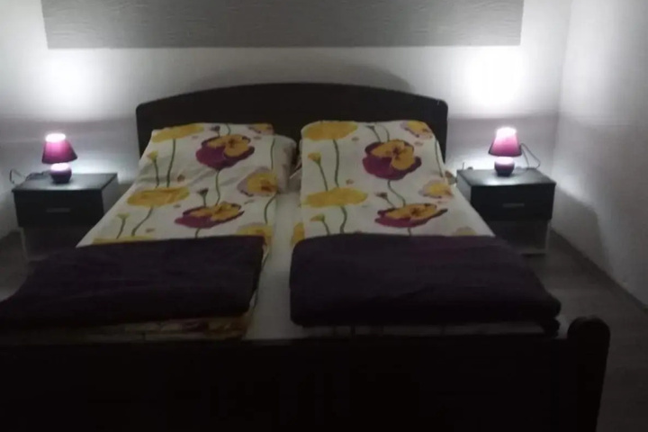 Room 3 of 10