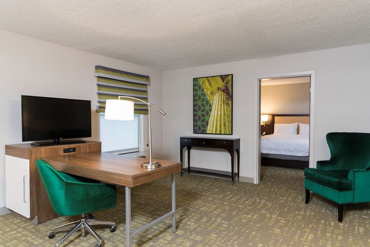 2 Queen Beds Hearing Accessible (17 of 23)