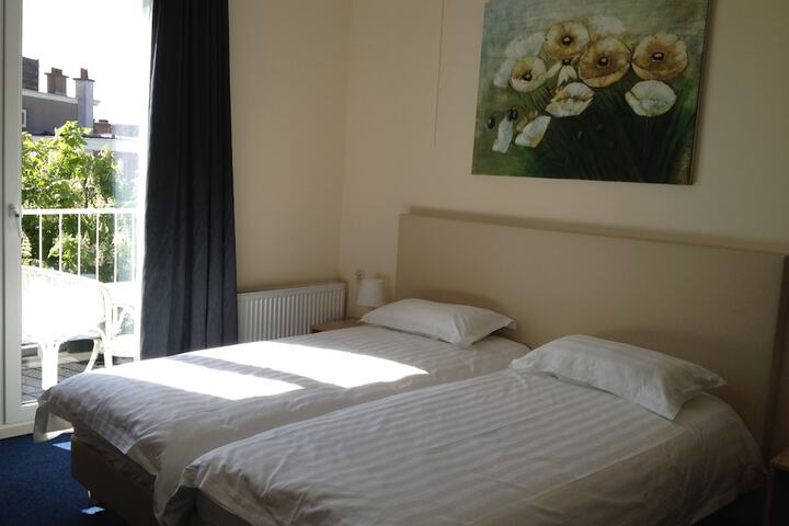 Room 6 of 61