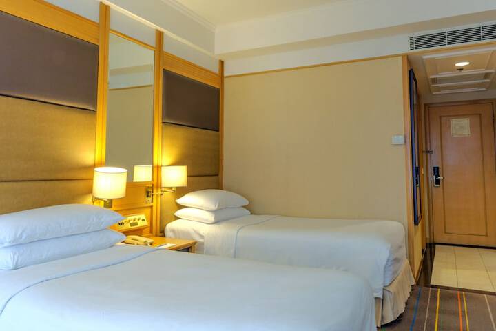 Room 10 of 139
