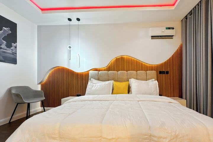Room 10 of 29