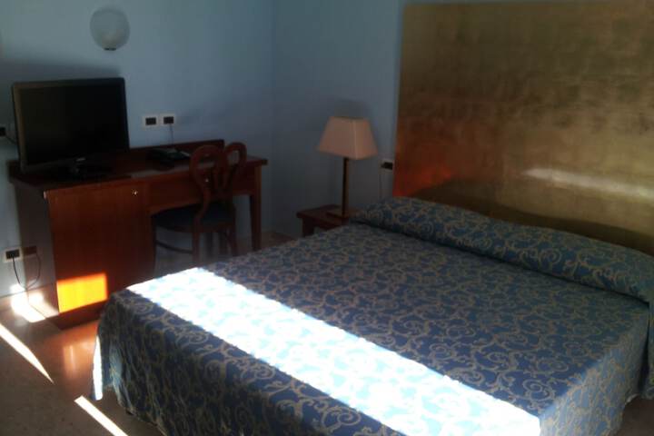 Room 6 of 69
