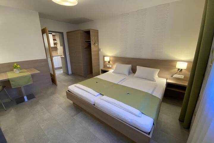 Room 2 of 44