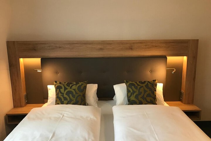 Room 9 of 41