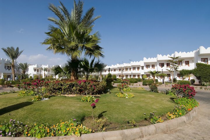 Hotel Exterior 58 of 68