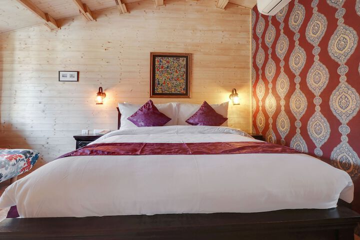 Room 8 of 36