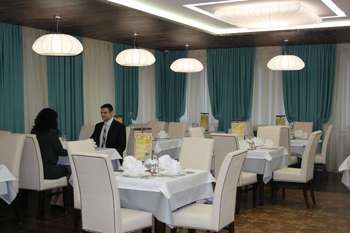 Dining 73 of 108