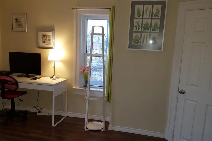Room 18 of 28