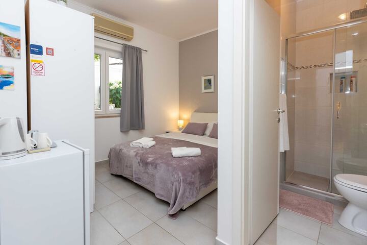 Room 6 of 29