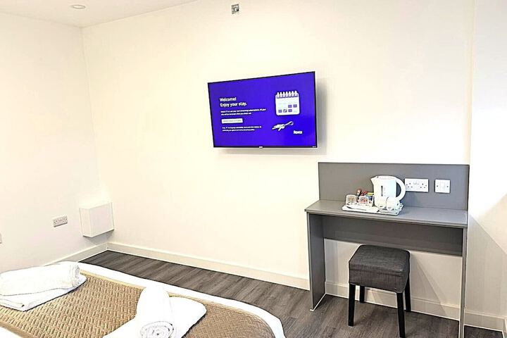 Room 10 of 27