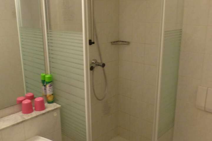 Room 33 of 51