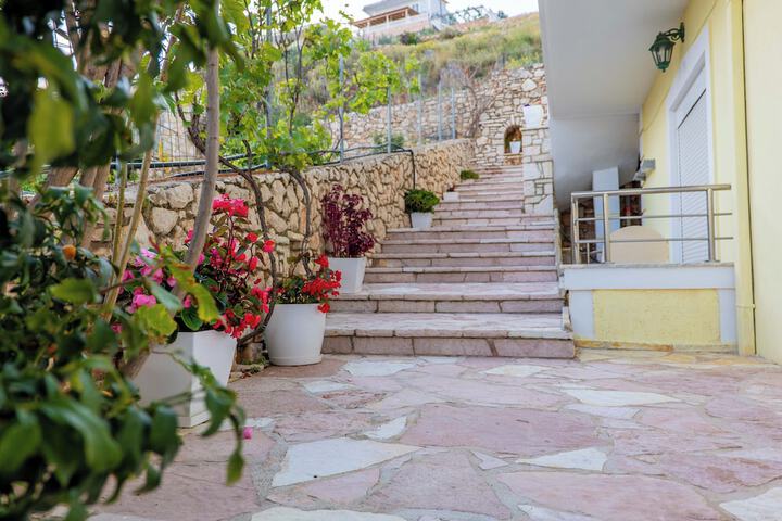 Hotel Exterior 126 of 133