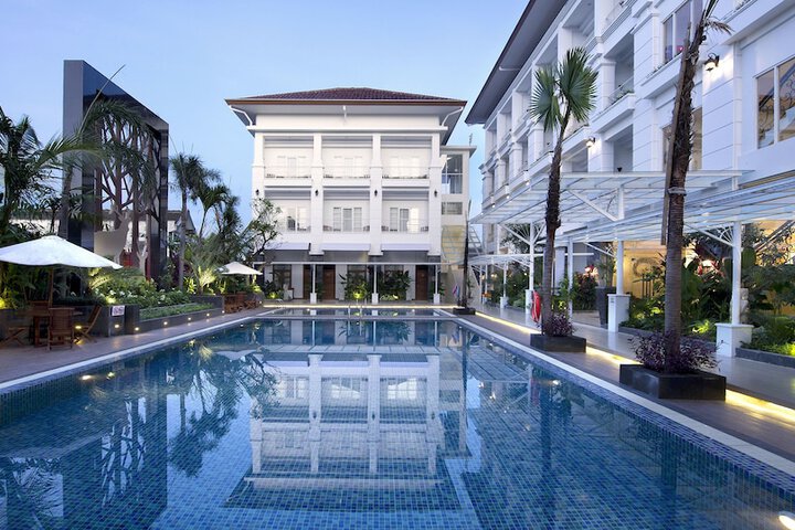 Pools & Facilities