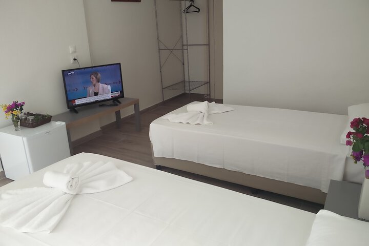 Room 6 of 19