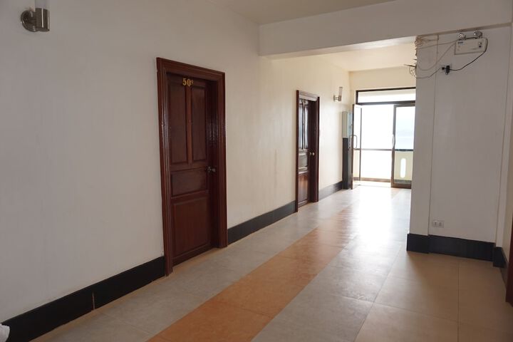Ballroom/Hall 15 of 20