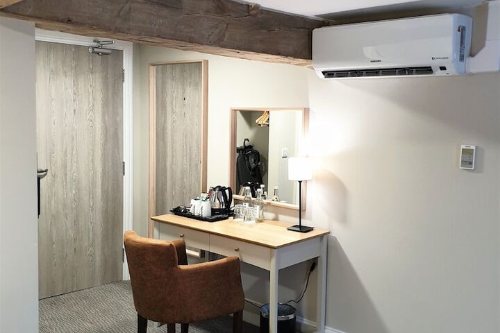 Room 14 of 101