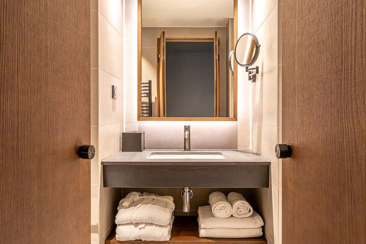 Room 15 of 40
