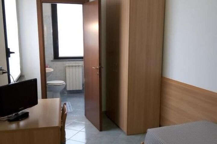 Room 7 of 29