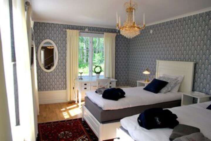 Room 16 of 27