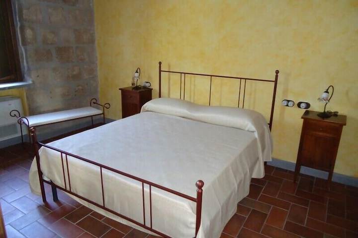 Room 3 of 38