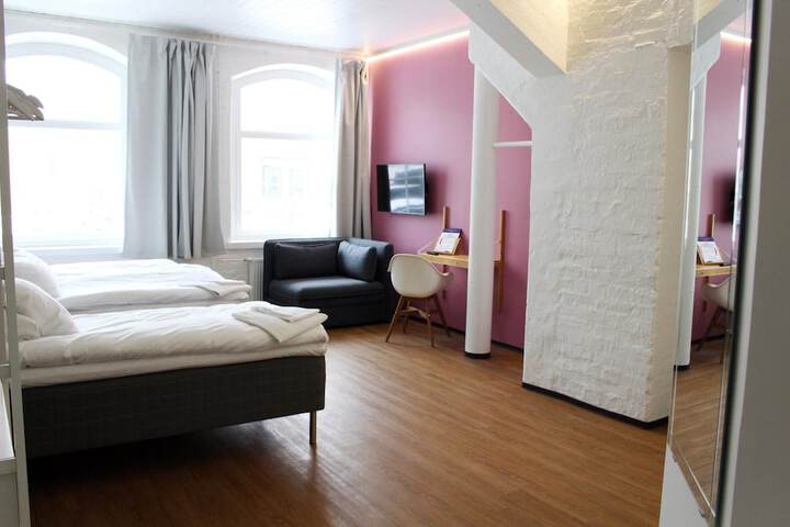 Room 28 of 42