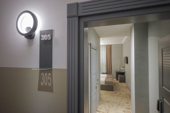 Ballroom/Hall 65 of 75