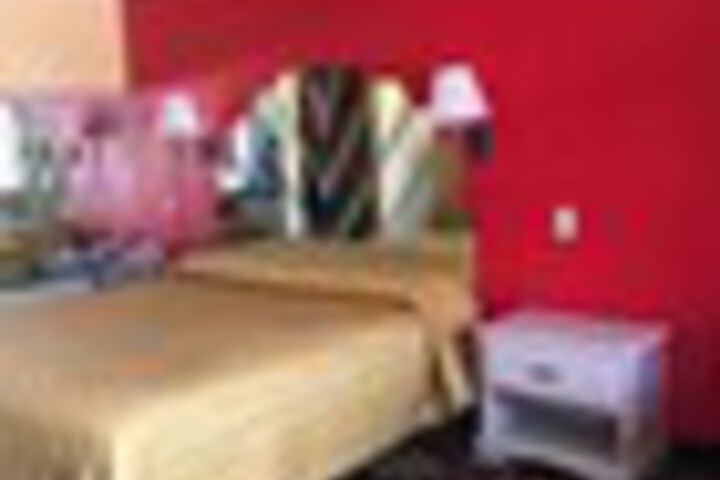 Room 26 of 66