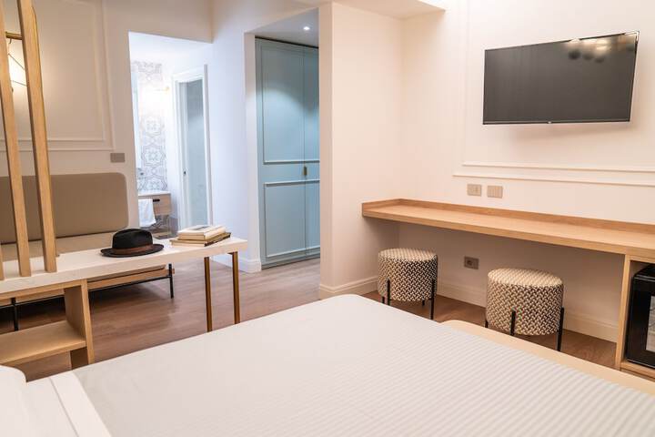 Room 25 of 65
