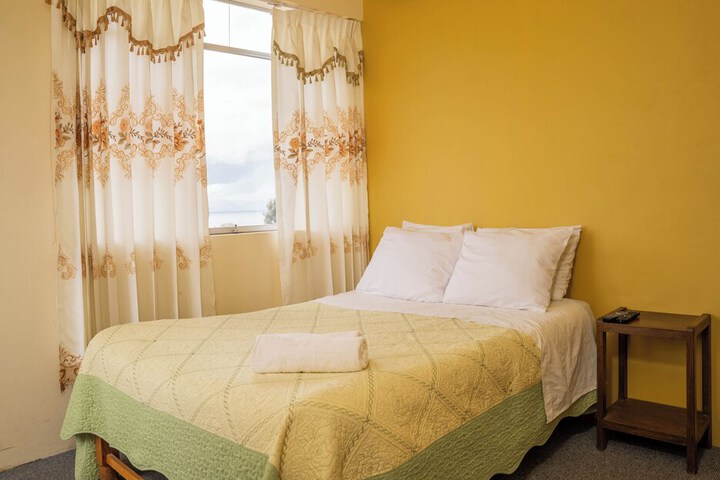 Room 5 of 12