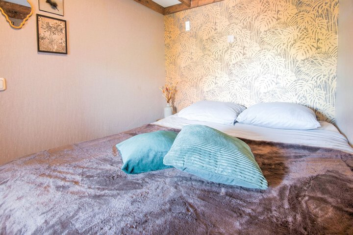 Room 6 of 36