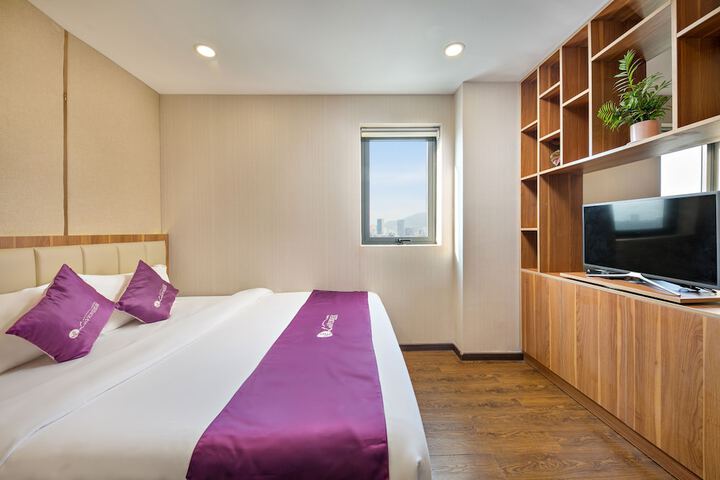 Room 9 of 40
