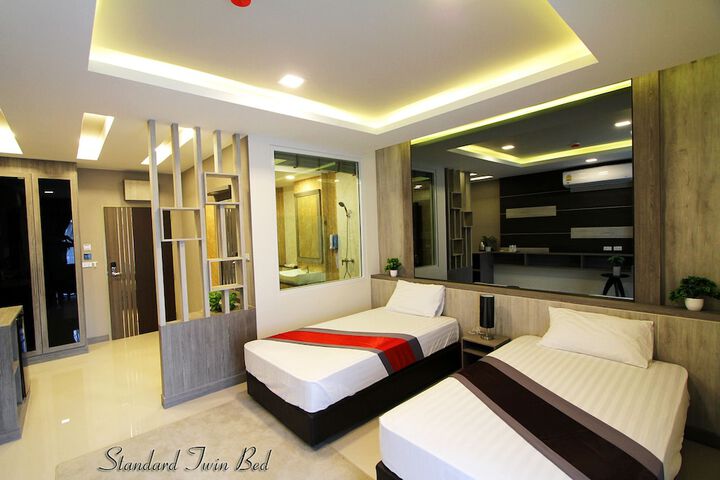Room 6 of 79