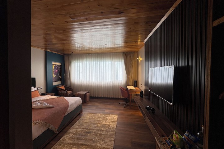 Room 10 of 57