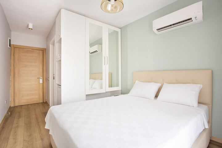 Room 10 of 72