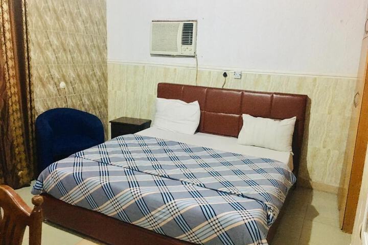 Room 17 of 37