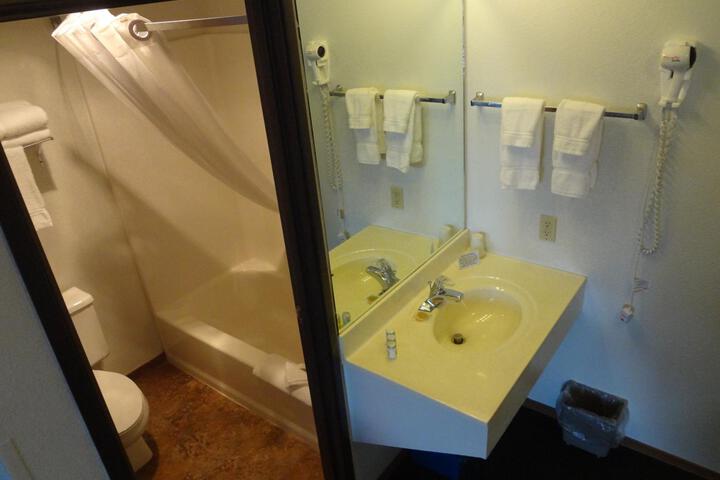 Room 26 of 38
