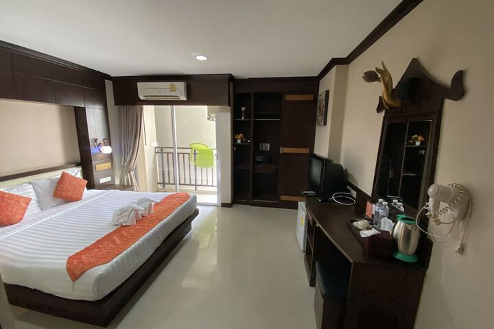 Room 22 of 53