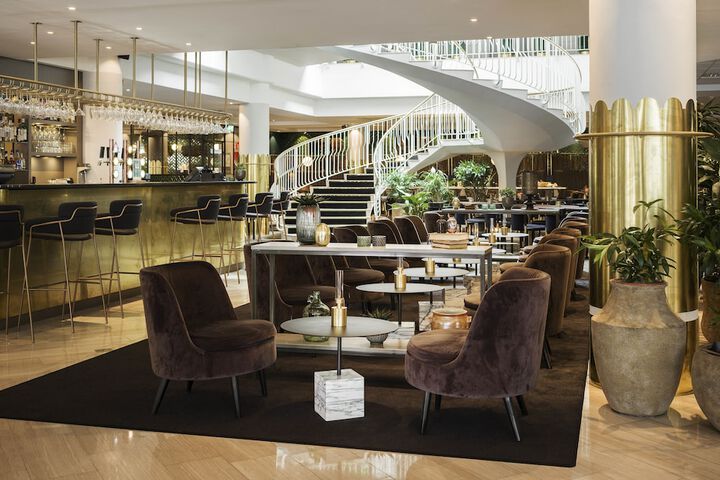 Guest Lobby