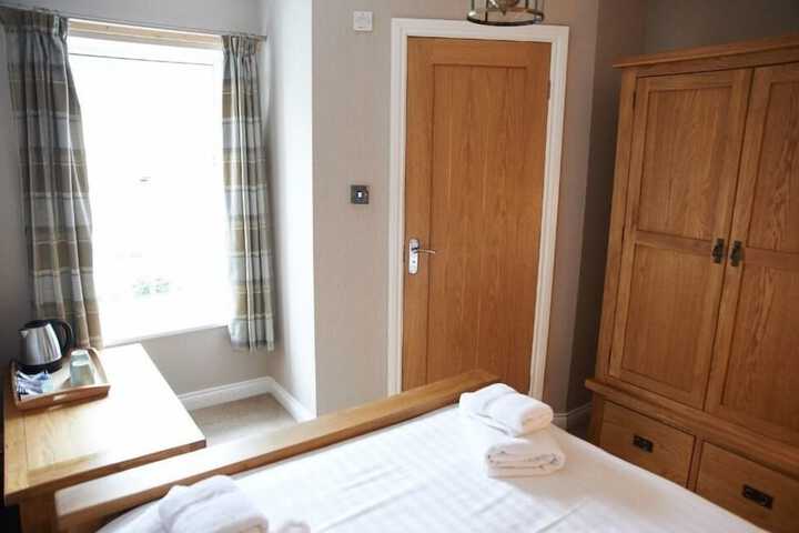 Room 32 of 51